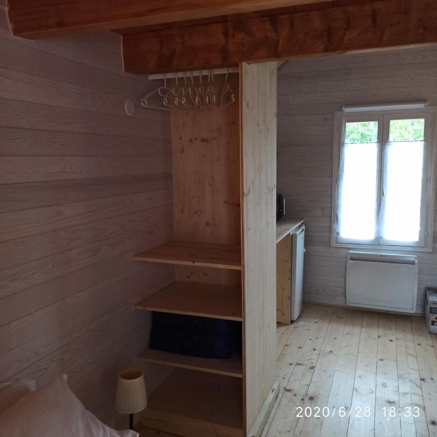 Une Tiny House à découvrir au cœur de la cité ! Contrexéville Exterior foto